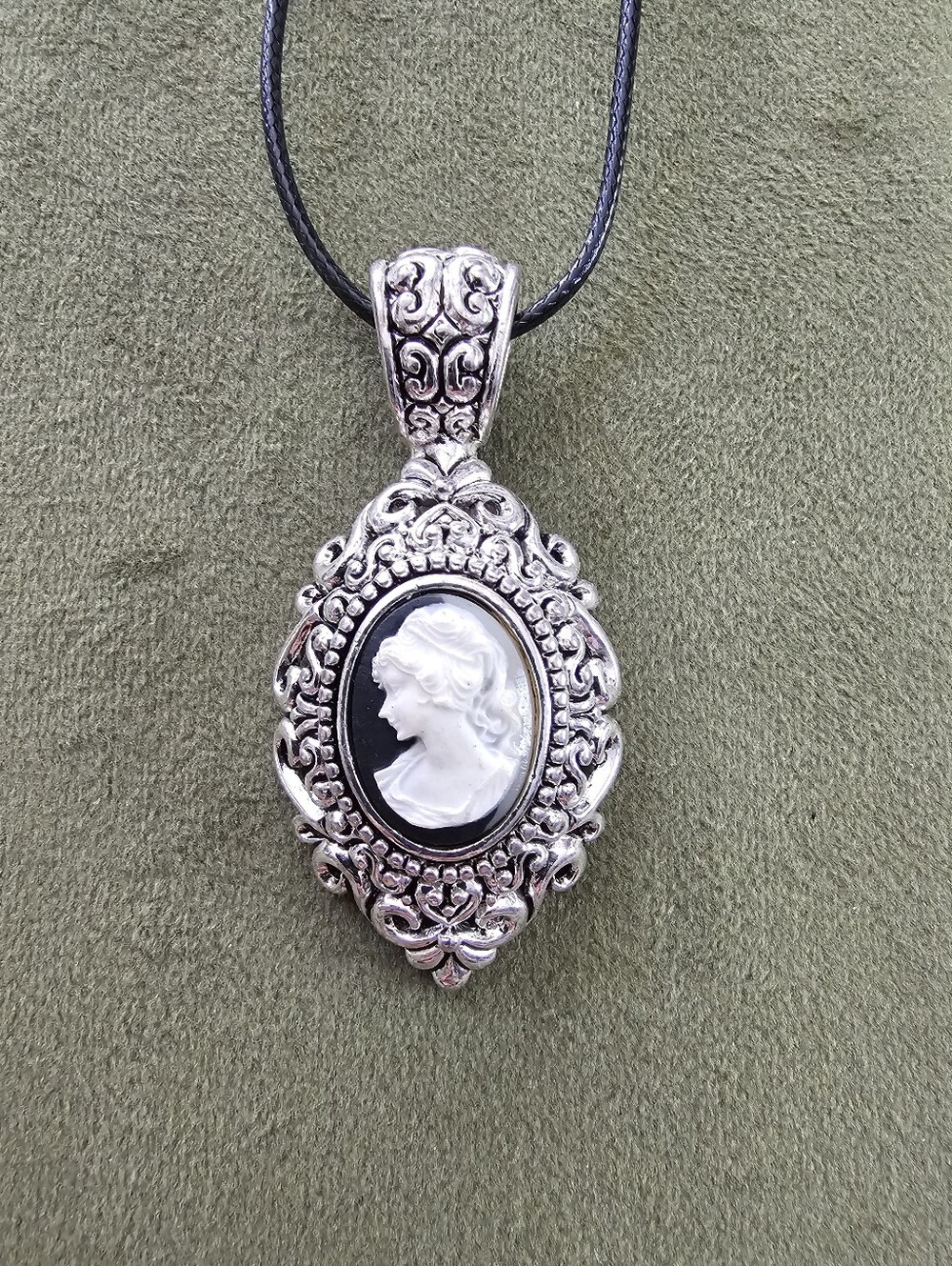 Vintage Cameo Necklace